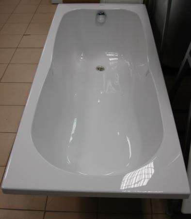 Ванна акриловая RIHO - KLASSIK 170 Х 70см. в комплекте с опорами, экраном, полуавтоматическим сливом-переливом и сифоном